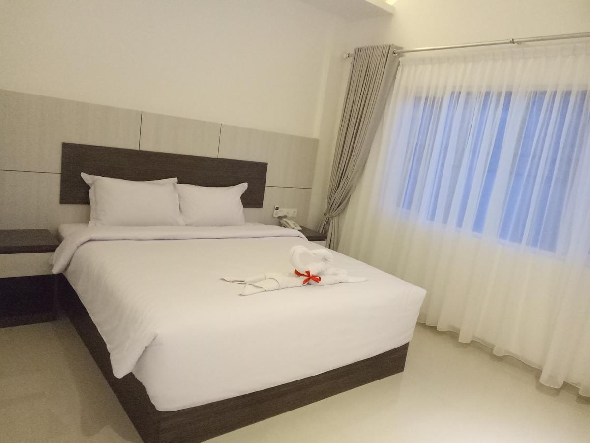 Seventeen Hotel Banda Aceh Ngoại thất bức ảnh