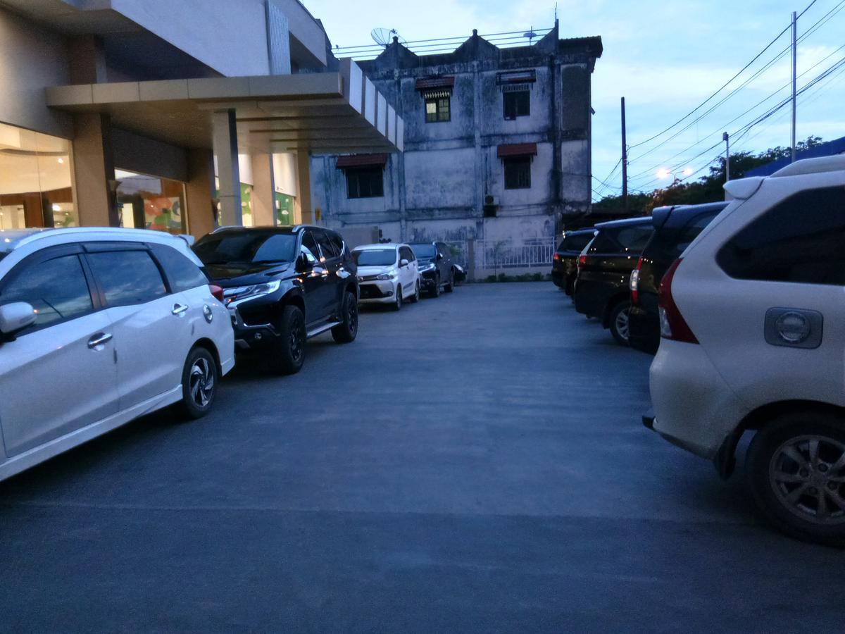 Seventeen Hotel Banda Aceh Ngoại thất bức ảnh