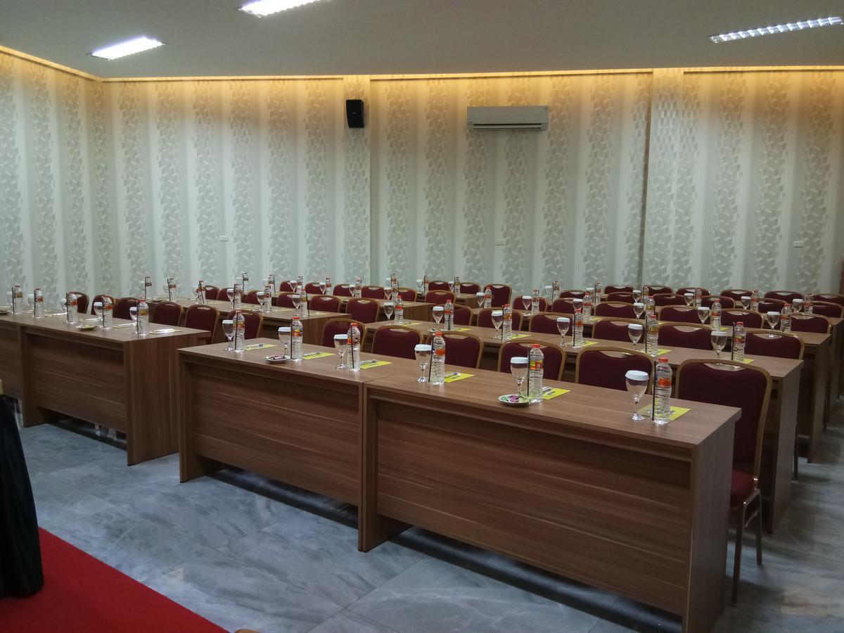 Seventeen Hotel Banda Aceh Ngoại thất bức ảnh
