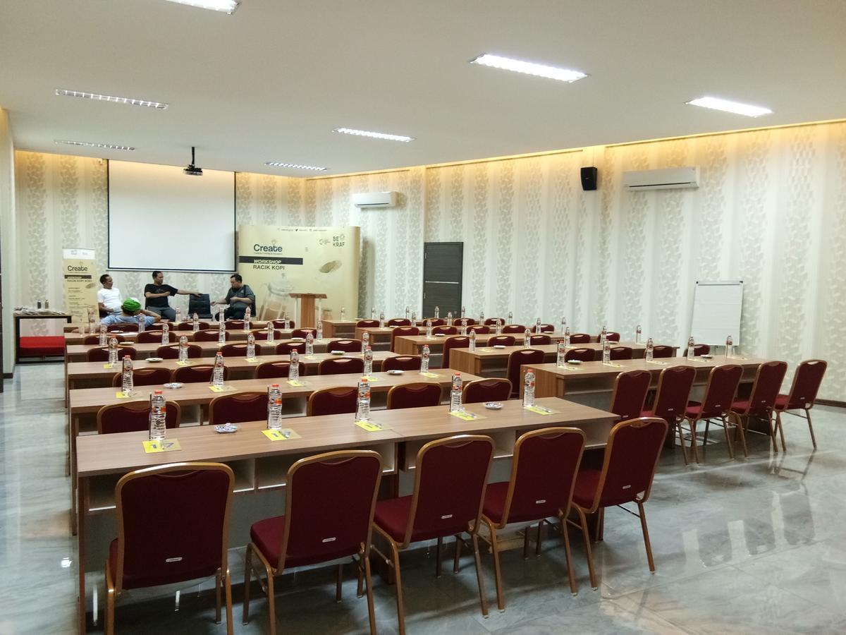 Seventeen Hotel Banda Aceh Ngoại thất bức ảnh